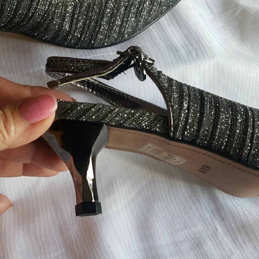 J.Reneé Batista Sophisticated Silver Slingback Heels with Textured Design,New - Picture 8 of 8